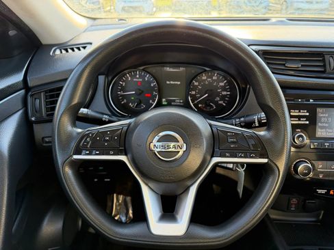 Used 2017 Nissan Rogue S AWD/4WD image 16