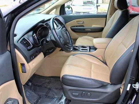 Used 2019 Kia Sedona EX FWD image 9