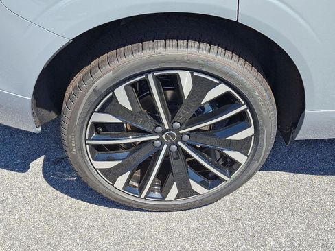 New 2026 Volvo XC60 B5 Ultra w/ Protection Package Premier image 5