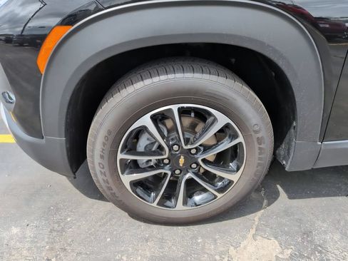 Used 2025 Chevrolet TrailBlazer LT FWD image 12