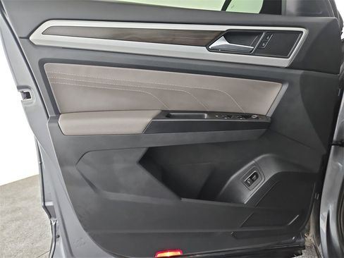 Used 2021 Volkswagen Atlas SE w/ Panoramic Sunroof Package image 28