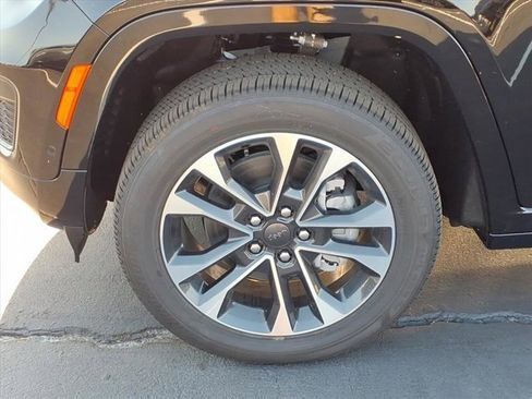 New 2025 Jeep Grand Cherokee L Overland w/ Advanced Protech Group III image 22