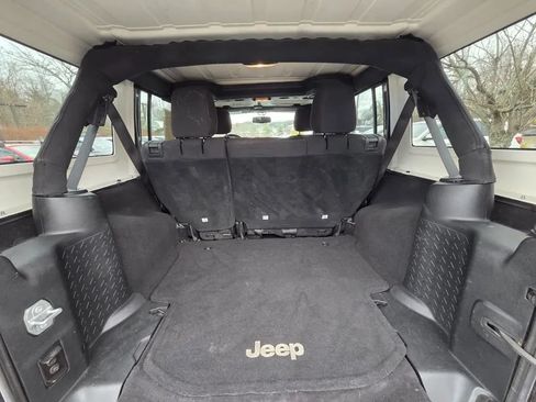 Used 2017 Jeep Wrangler Unlimited Sport w/ Quick Order Package 24S AWD/4WD image 21