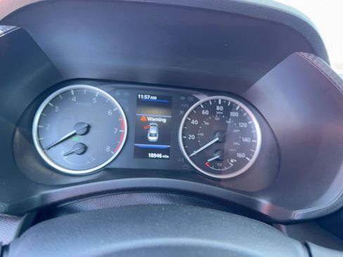 Used 2025 Nissan Sentra S image 9