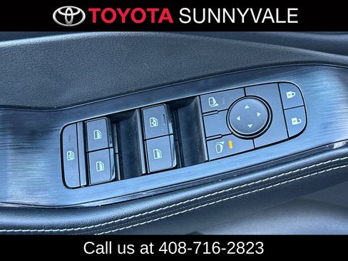 Used 2025 Nissan Rogue SV FWD image 17