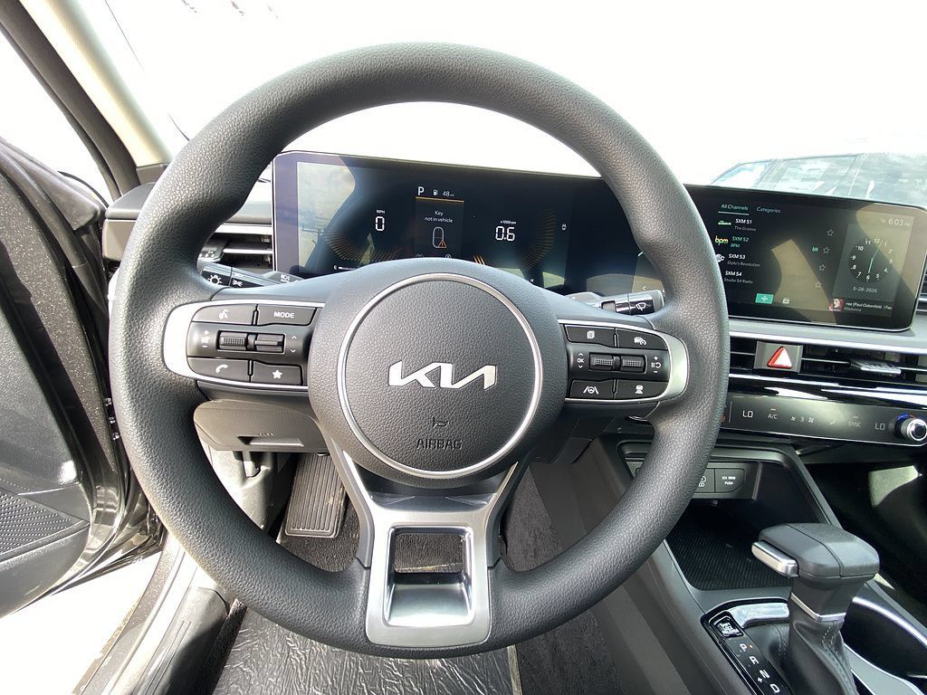 New 2026 Kia K5 LXS FWD image 17