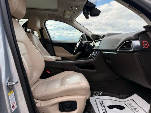 Used 2018 Jaguar F-PACE Prestige image 35