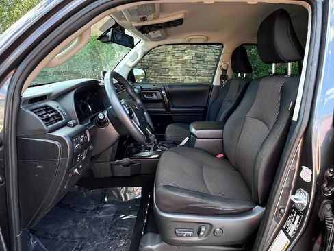 Used 2022 Toyota 4Runner TRD Off-Road AWD/4WD image 19
