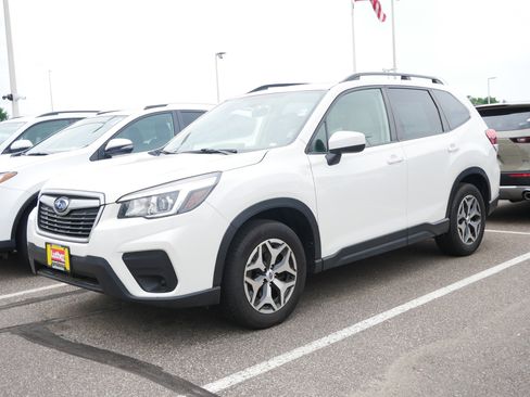 Used 2020 Subaru Forester Premium AWD/4WD image 3