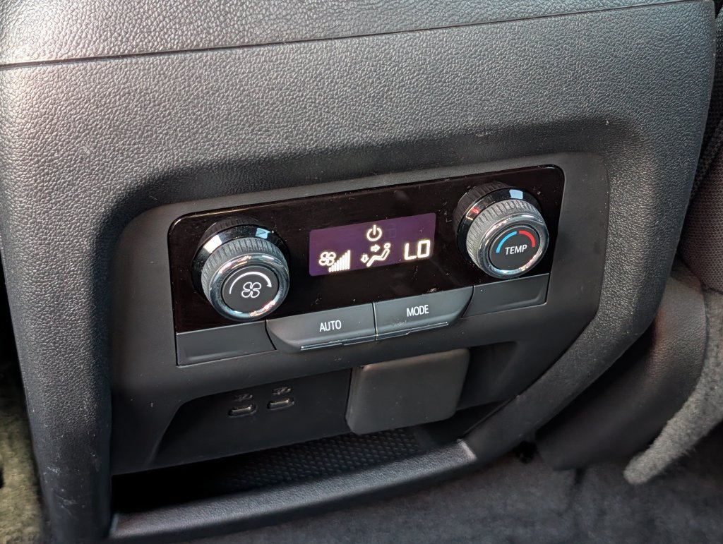 Used 2024 Chevrolet Traverse LT AWD/4WD image 19