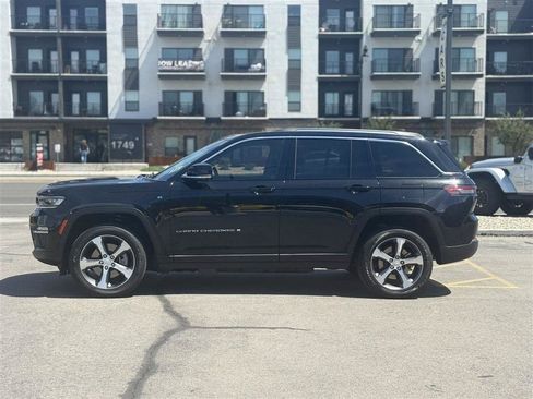 Used 2023 Jeep Grand Cherokee 4WD 4xe w/ Luxury Tech Group II image 3