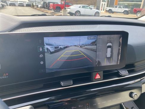 Used 2025 Kia Carnival SX Prestige image 39