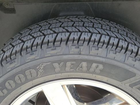 Used 2014 RAM 1500 Express RWD image 32