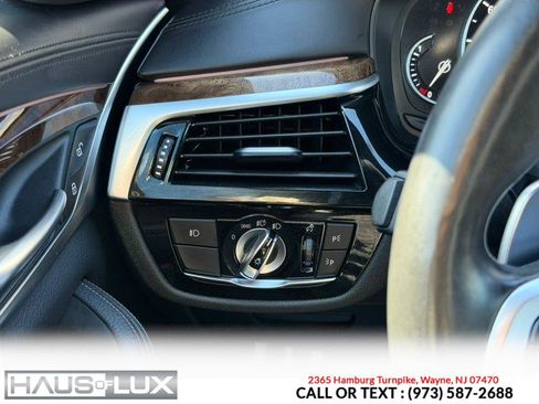 Used 2018 BMW 530i xDrive w/ M Sport Package image 34