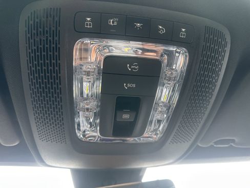 Used 2023 Mercedes-Benz CLA 250 4MATIC image 33