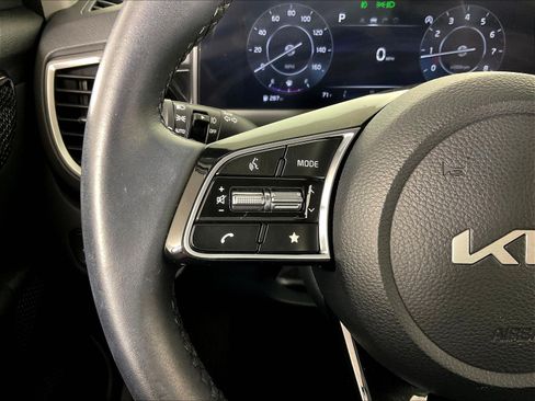 Used 2024 Kia Seltos S AWD/4WD image 11