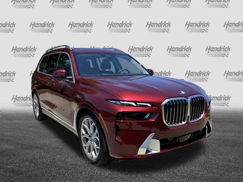 Used 2025 BMW X7 xDrive40i w/ Premium Package AWD/4WD image 2