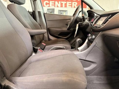 Used 2019 Chevrolet Trax LS FWD image 27