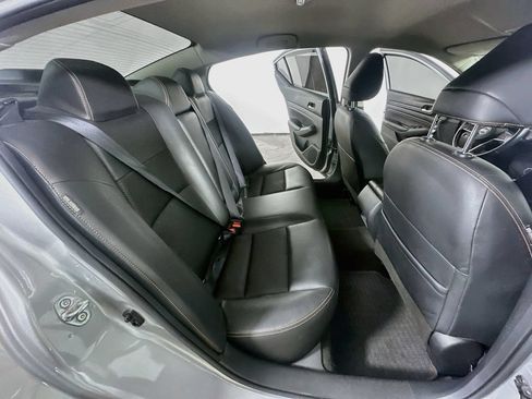 Used 2022 Nissan Altima 2.5 SR FWD image 10