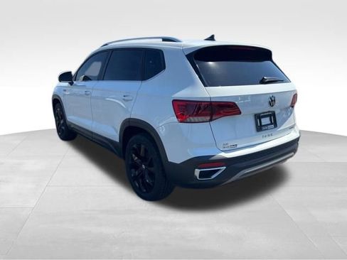 Used 2023 Volkswagen Taos SE AWD/4WD image 5