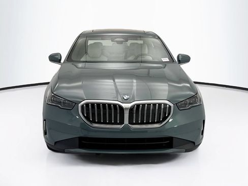 New 2027 BMW 530i w/ Premium Package RWD image 2