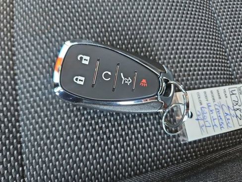 Used 2023 Chevrolet Traverse LT image 29