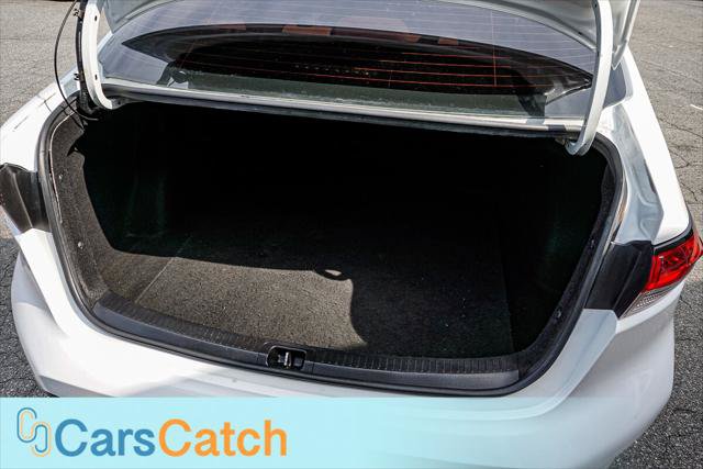 Used 2021 Toyota Corolla LE FWD image 33