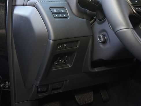 Used 2026 Lexus LX 600 4WD w/ Luxury Package image 29