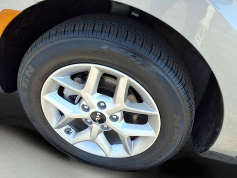 Used 2025 Kia Soul S FWD image 8