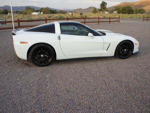 Used 2011 Chevrolet Corvette Coupe w/ 1LT RWD image 18