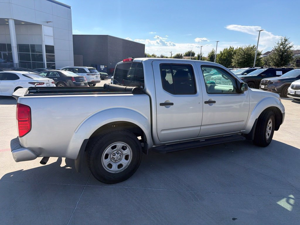 Used 2018 Nissan Frontier SV RWD image 3