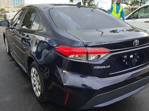 Used 2020 Toyota Corolla LE FWD image 11