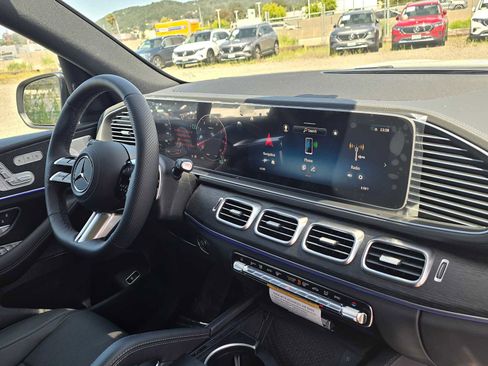 New 2026 Mercedes-Benz GLS 450 4MATIC image 10