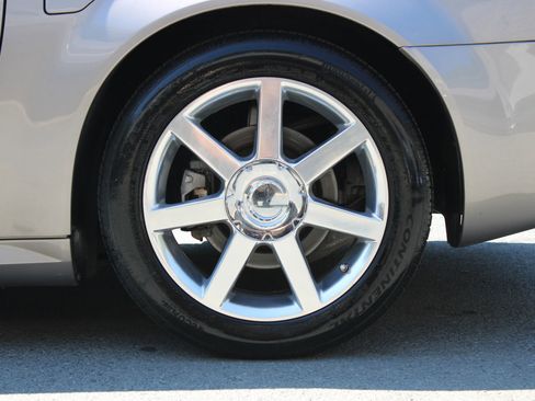 Used 2005 Cadillac XLR RWD image 30