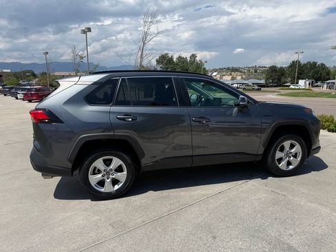 Used 2020 Toyota RAV4 LE w/ Carpet Mat Package AWD/4WD image 9