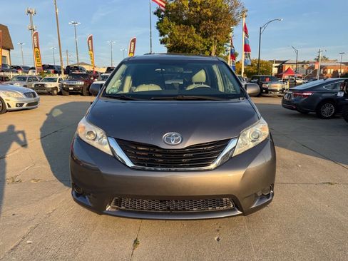 Used 2011 Toyota Sienna LE image 15