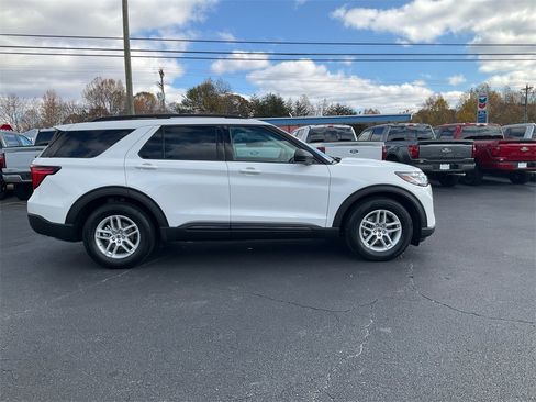 New 2026 Ford Explorer Active w/ Active Comfort Package image 4