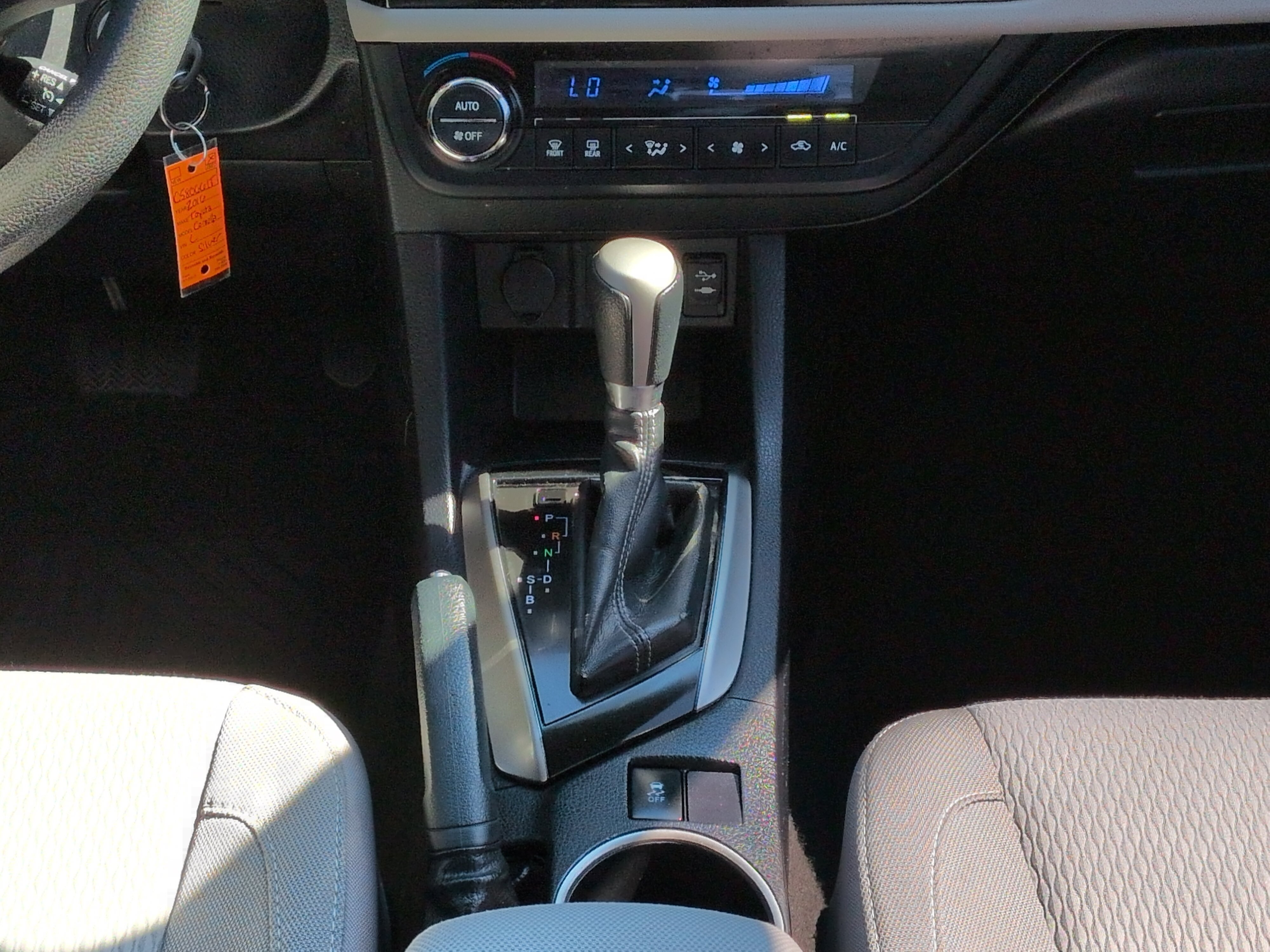 Used 2016 Toyota Corolla LE FWD image 16