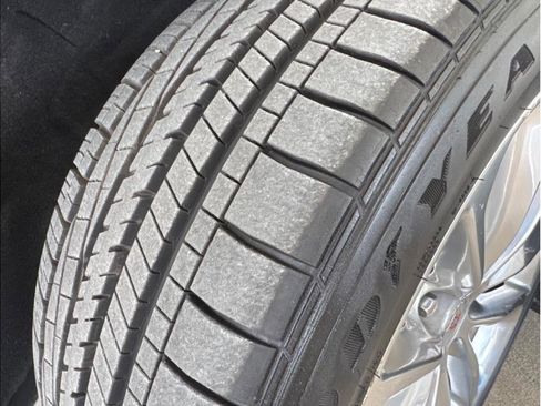 Used 2013 Cadillac XTS Premium image 28