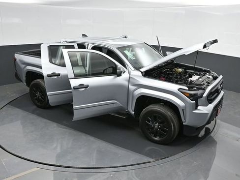 Used 2025 Toyota Tacoma SR image 47