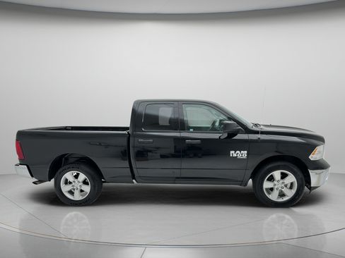 Used 2024 RAM 1500 Classic SLT AWD/4WD image 4