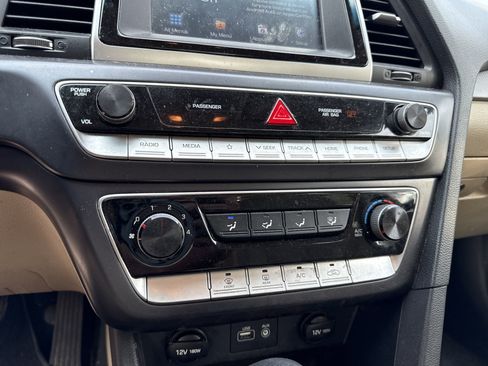 Used 2019 Hyundai Sonata SE image 12