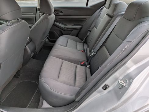 Used 2024 Nissan Altima 2.5 SV FWD image 29