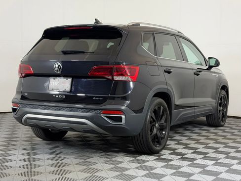 Used 2023 Volkswagen Taos SE w/ Panoramic Sunroof Package AWD/4WD image 9