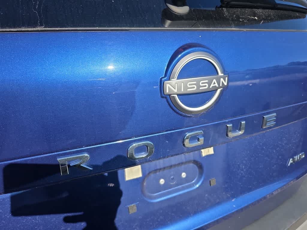 Used 2023 Nissan Rogue S AWD/4WD image 7