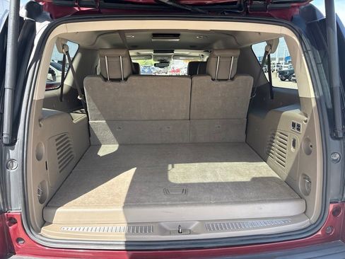Used 2019 GMC Yukon XL SLT w/ Open Road Package AWD/4WD image 8