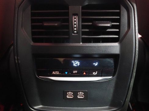 Used 2024 BMW 330i Sedan w/ Convenience Package image 24