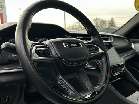 Used 2022 Jeep Grand Cherokee Overland w/ Adv Protech Group III image 42