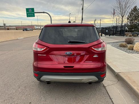 Used 2016 Ford Escape SE image 4