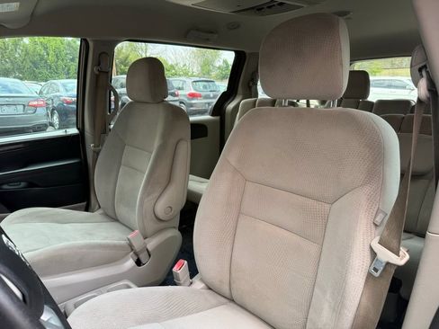 Used 2016 Dodge Grand Caravan SE w/ Quick Order Package 29E SE FWD image 11